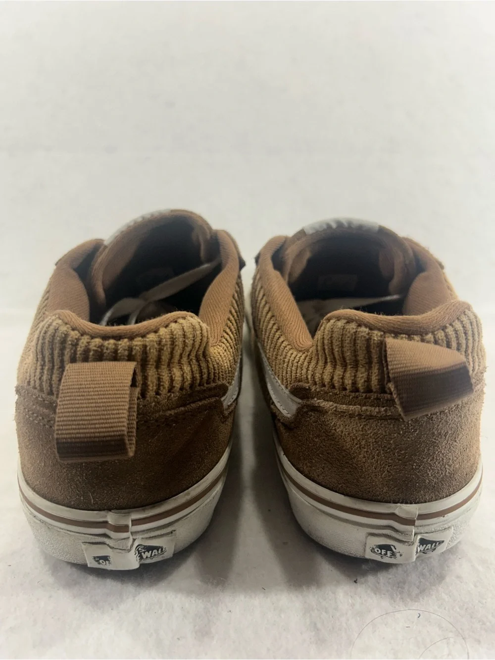 Vans Men’s 9.5 Brown Suede Corduroy Low Top Sneakers White Stripe